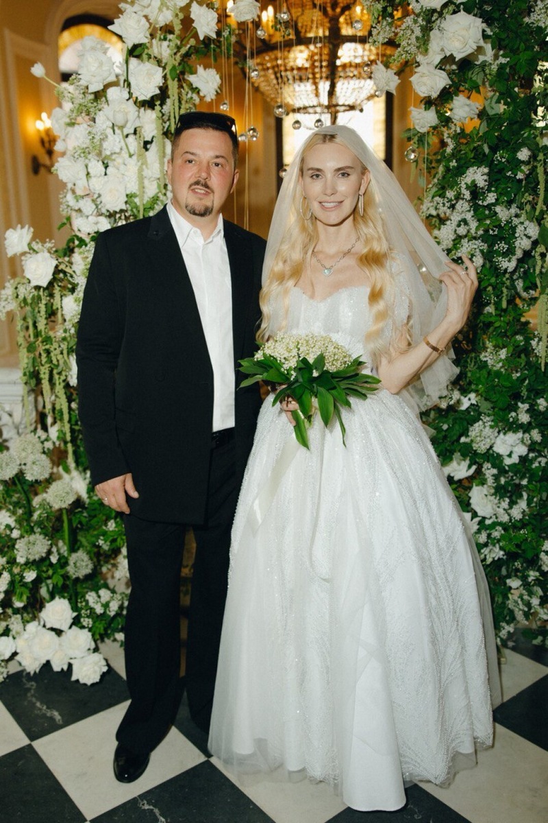    Мария и Юрий Грудины отмечают хрустальную свадьбу (15 лет!) в особняке Мясникова Фото: Архив Марии Грудиной