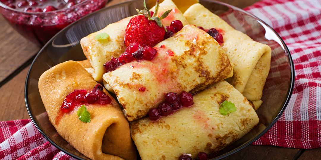 Священник рассказал, нужно ли освящать блины на Масленицу