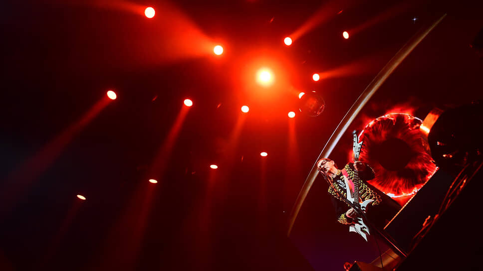 Лидер группы «Пикник» Эдмунд Шклярский во время выступления.📷Фото: Игорь Иванко / Коммерсантъ