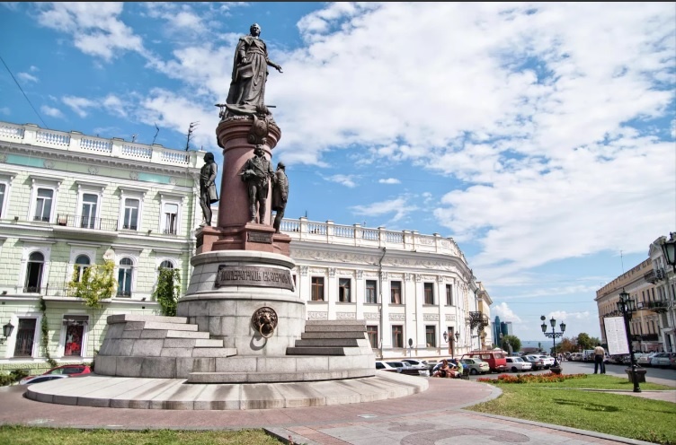    Фото: CC BY 2.0 / Marco Fieber / Monument of Catherine the Great