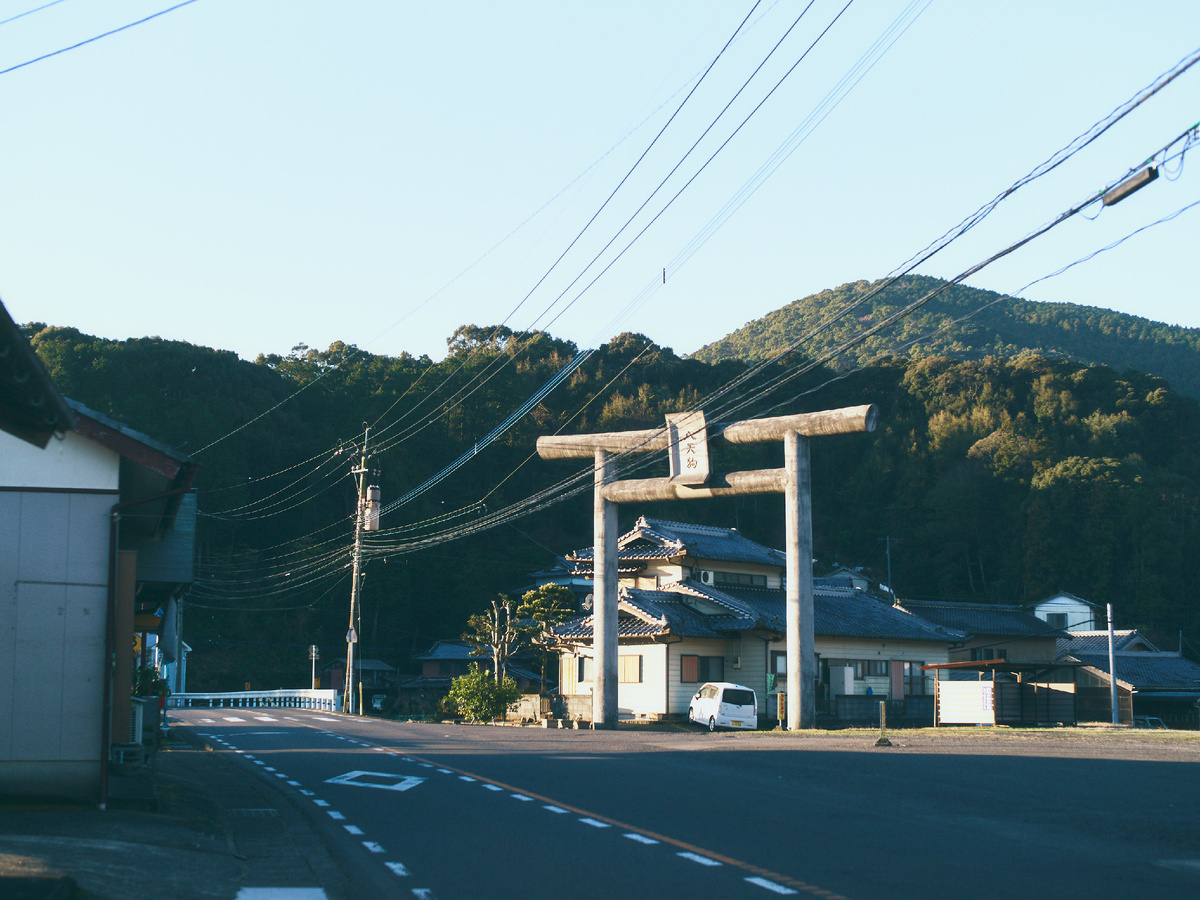 Большие ворота Тории, город Исахая, 2024