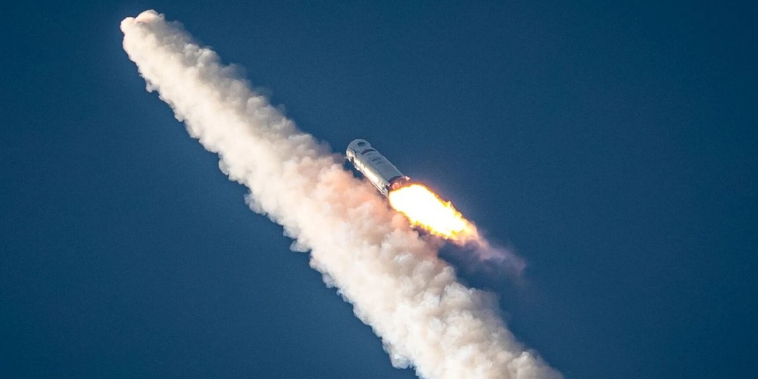 Китай испытал систему спасения своего нового лунного корабля и ракеты