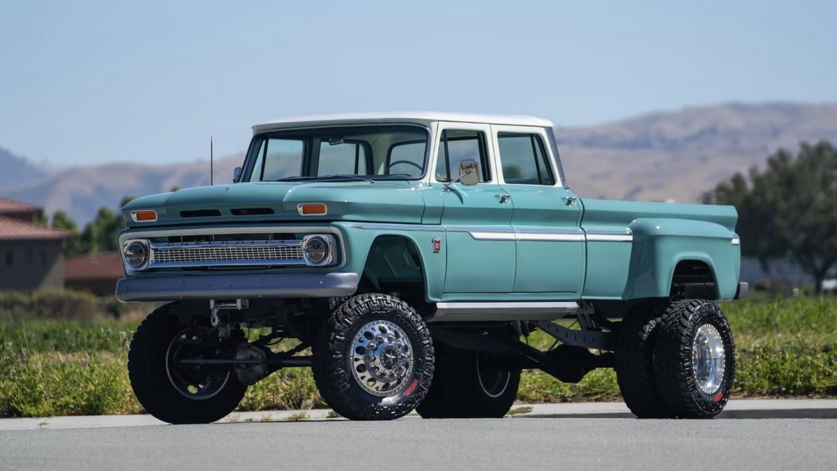 Chevrolet Ponderosa Dually 1966 года