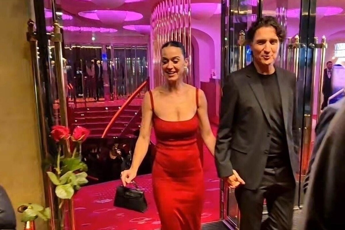    Кэти Перри в первый раз появилась на публике с Джастином в Париже LEGION-MEDIA