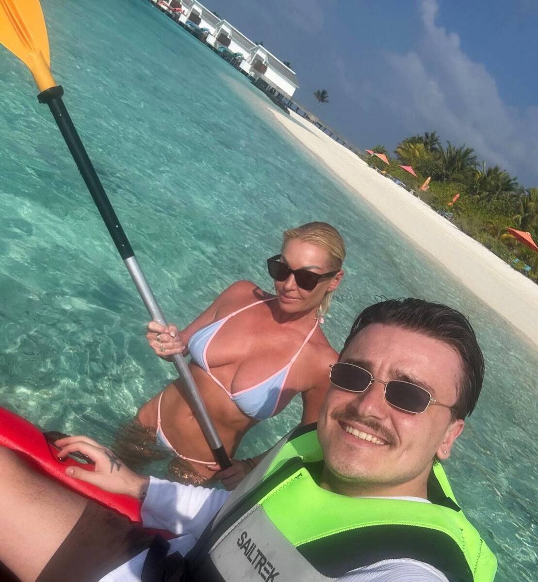    Анастасия Волочкова и Марчел Абаби на МальдивахСоцсети