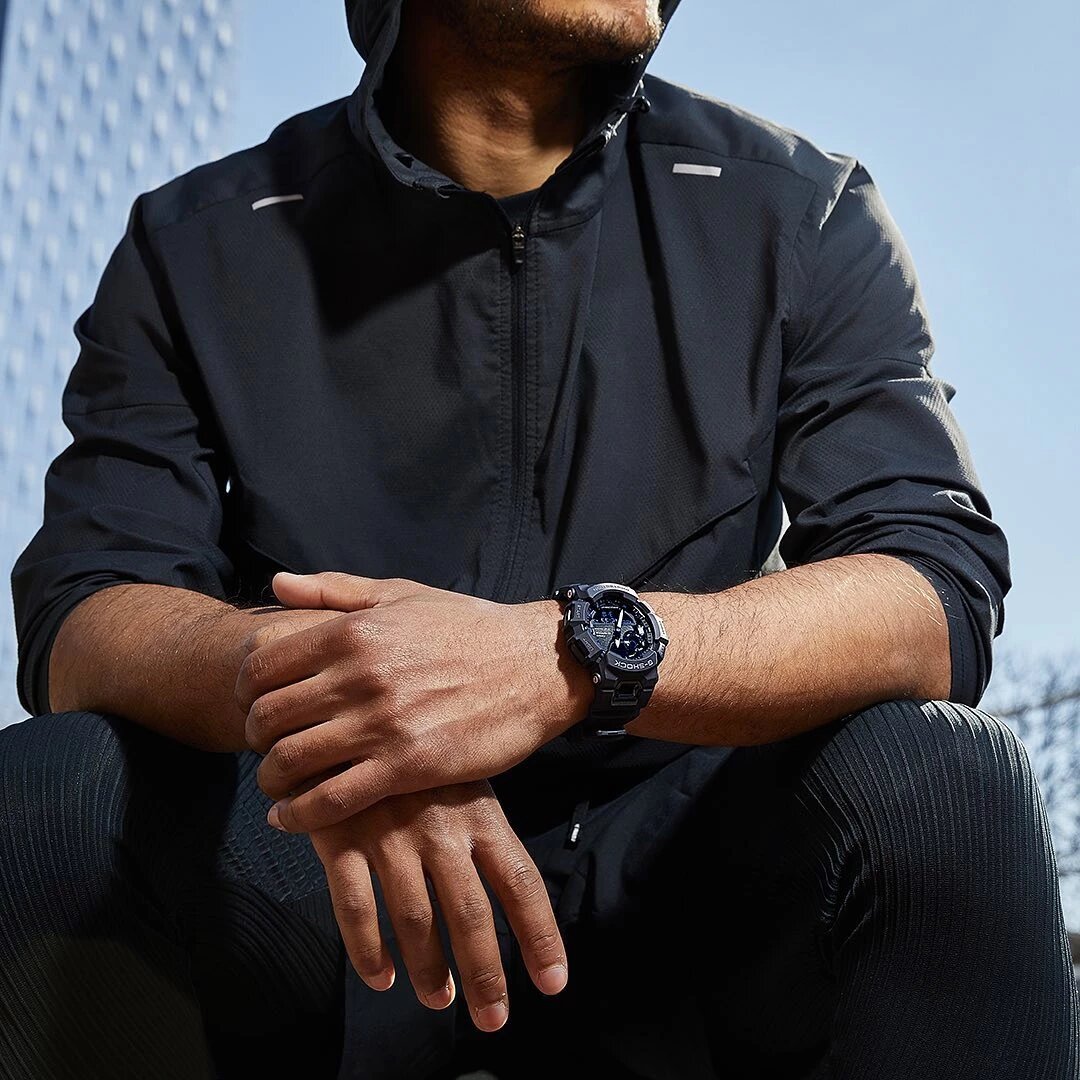 Аналого-цифровая модель ориентирована на спорт, движение, активность и помогает владельцу контролировать показатели