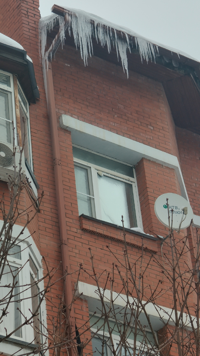 Сосульки на крышах