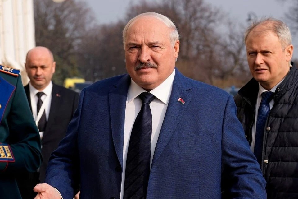    Лукашенко пообещал провести проверку физподготовки главы Минобороны и генералов REUTERS