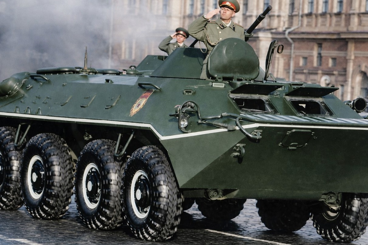 БТР-70 - участник парада на Красной площади