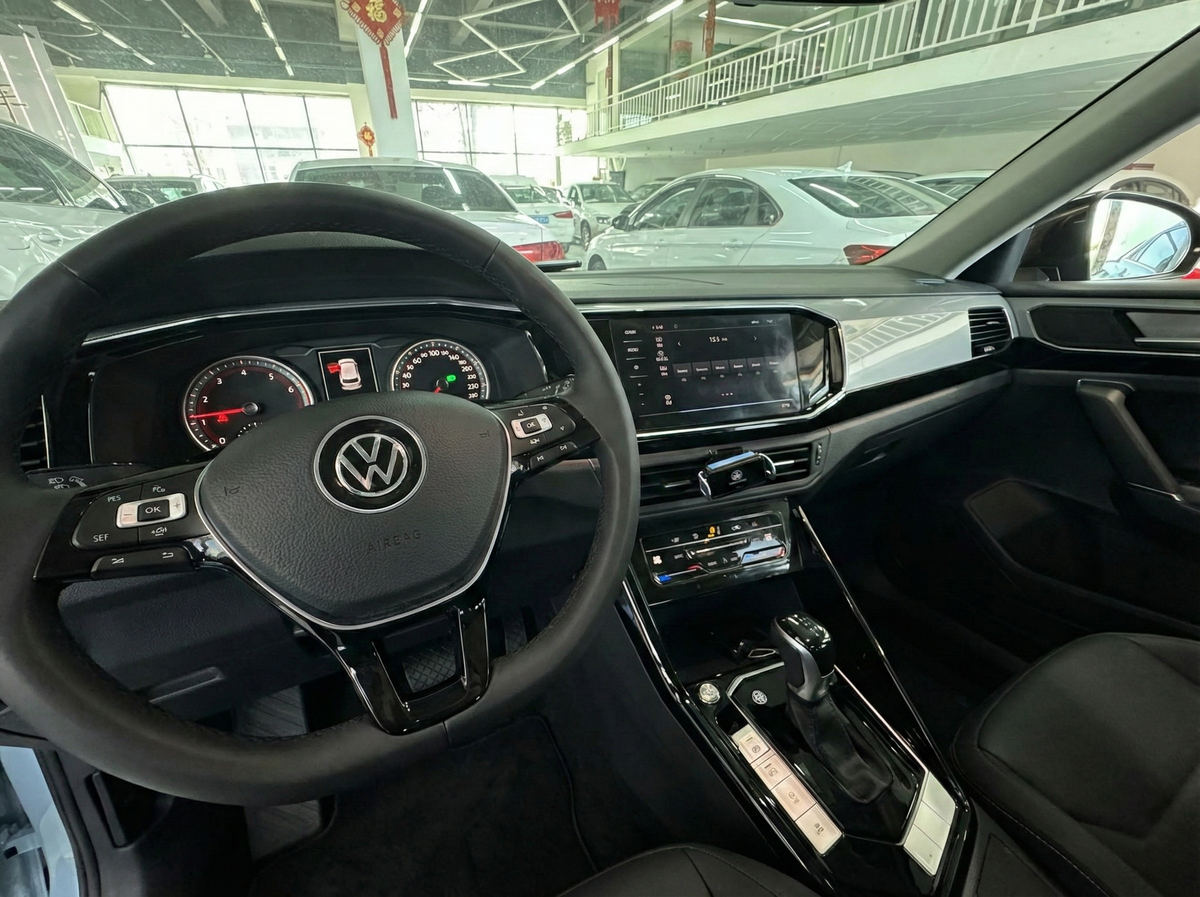 VW Tayron - фото приборной панели