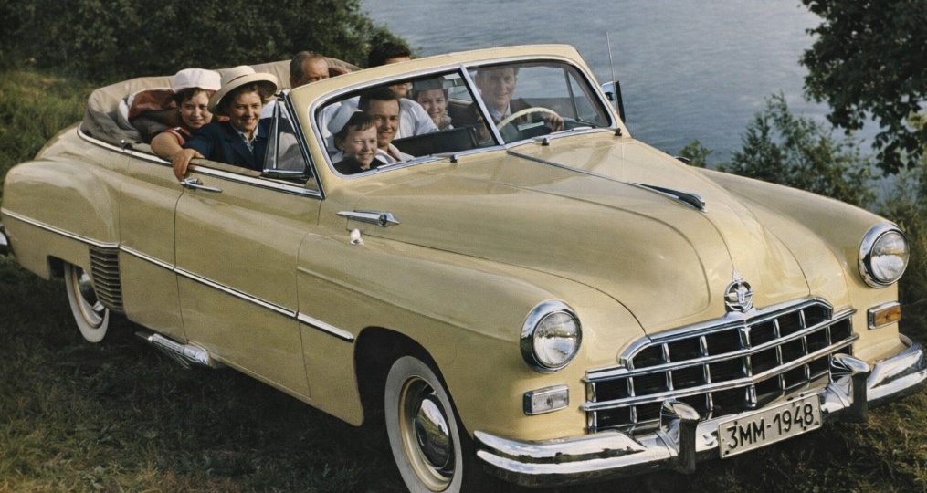 ГАЗ-12: советское решение задачи большого представительского автомобиля