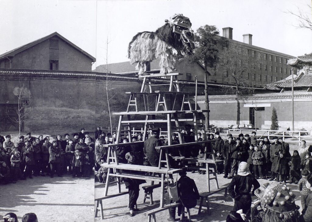    Новый год: праздничное увеселение. Китайцы. 1950-е годы    
Фото: Музей антропологии и этнографии (Кунсткамера) РАН