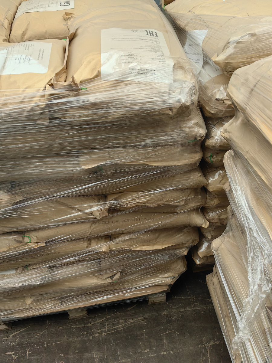 Вот такие паллеты начали грузить. Каждый паллет по 1 тонне.