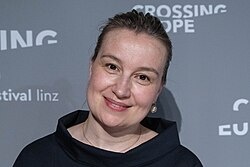 (актриса Анамария Маринка сыгравшая Анну Дарвулиа )