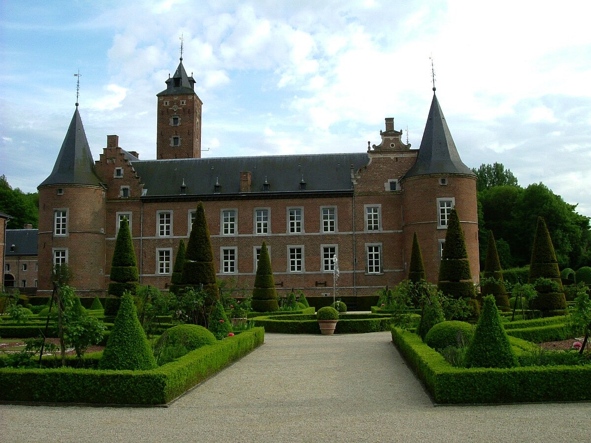 Замок Алден-Бизен. Фото Яндекс.