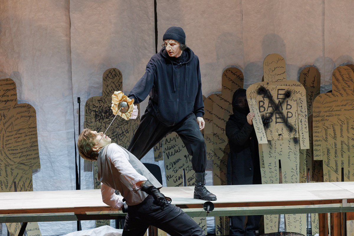 «Сирано де Бержерак», сцена из спектакля , фото с официального сайта театра «Сатирикон»