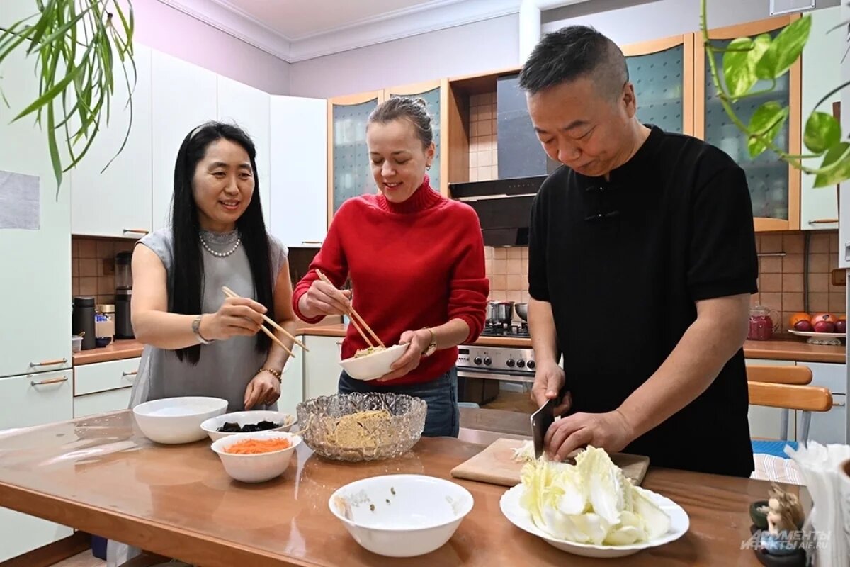    Семья Бо Ли готовится к встрече Китайского нового года