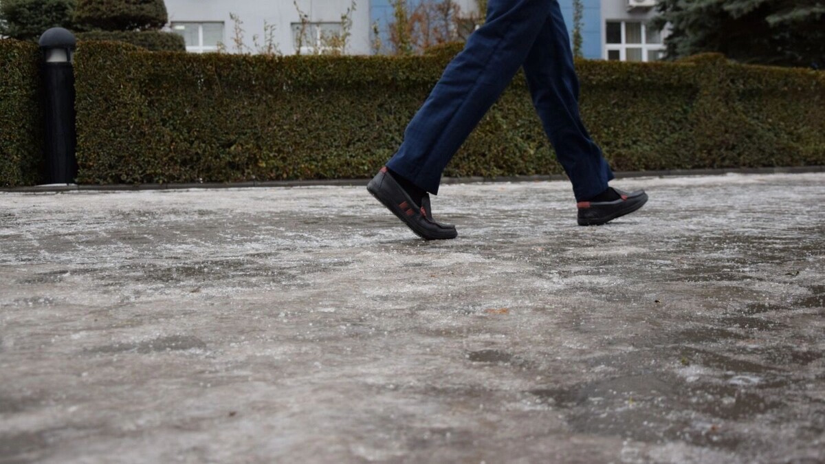    Соцсети и мессенджеры заполонили крики о помощи.   1MI