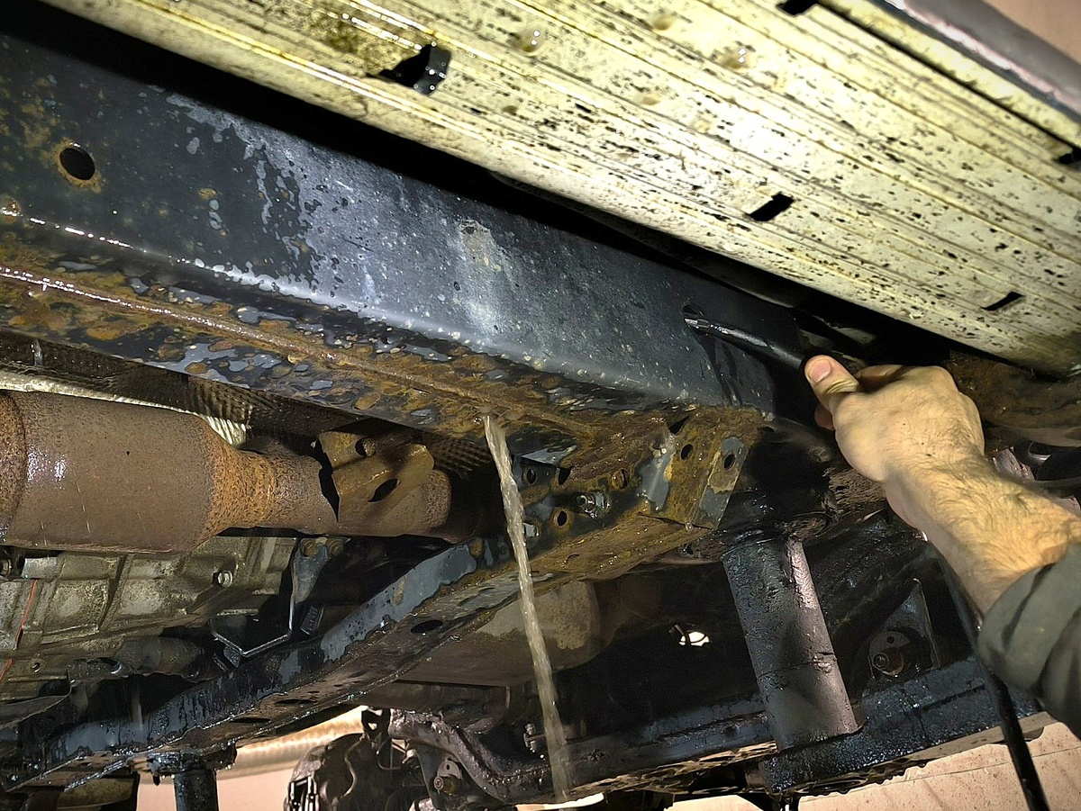 Мойка высокого давления внутренней поверхности рамы