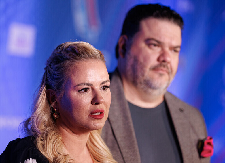     Анна Семенович и Денис Шреер