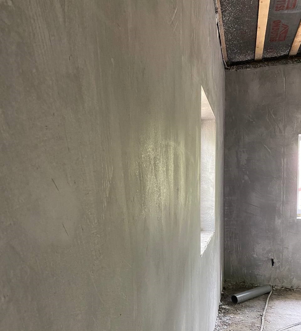 Гладкость стен после механизированного оштукатуривания