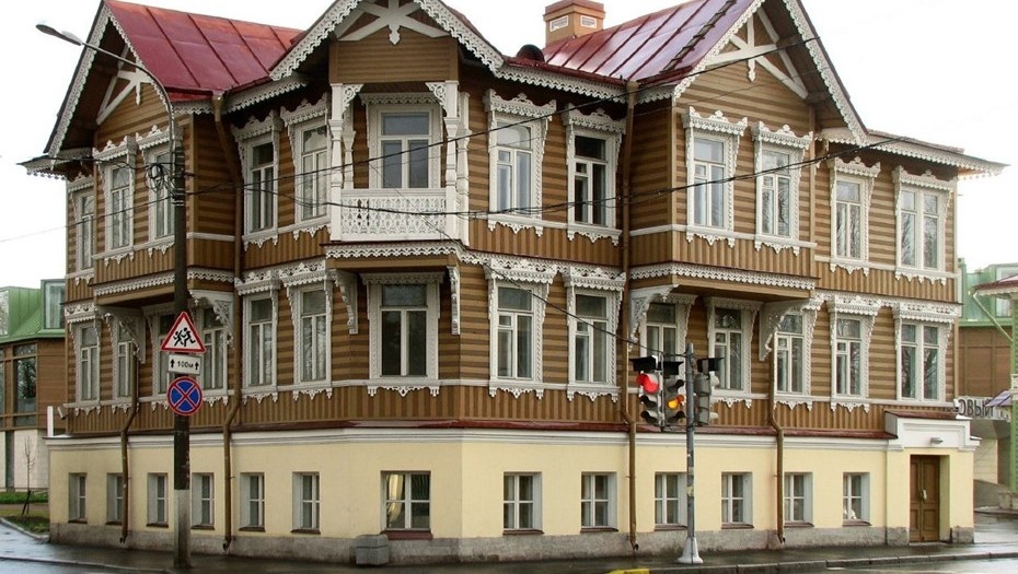 Автор фото: citywalls.ru. Усадьба И. А. Хрущева на Санкт-Петербургском проспекте, 40 в Петергофе.