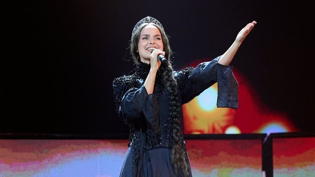 Певица Куртукова ответила хейтерам, осудившим ее за критику Кадышевой