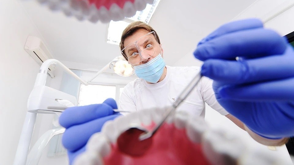 Воспаление десны может быть важным сигналом: как вовремя распознать проблемы с полостью рта