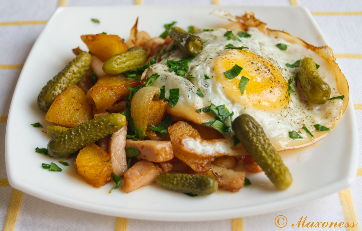 Хэш с окороком и яйцом. Британская кухня