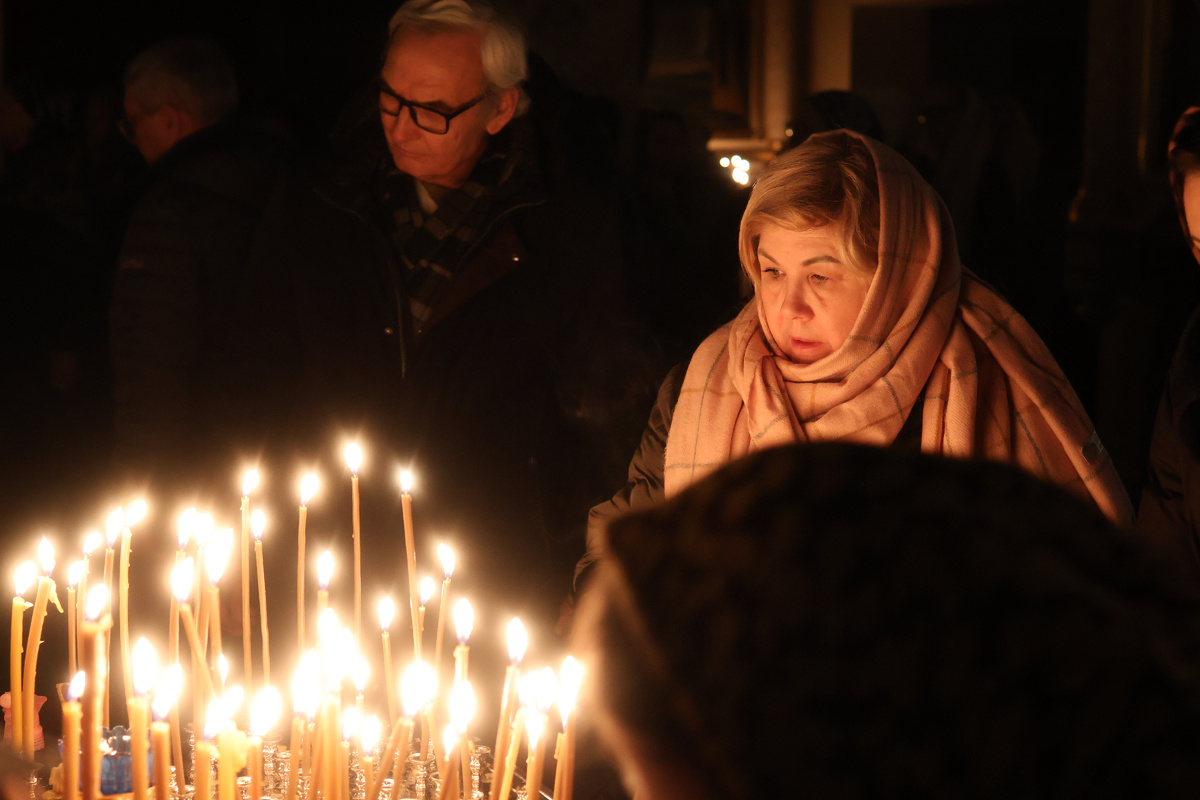 Листайте. Семь фото. Утреня с парастасом