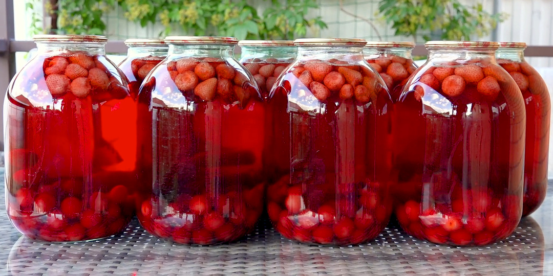 Боюсь домашних заготовок теперь: опасен ли компот (что можно делать, а что делать не нужно)