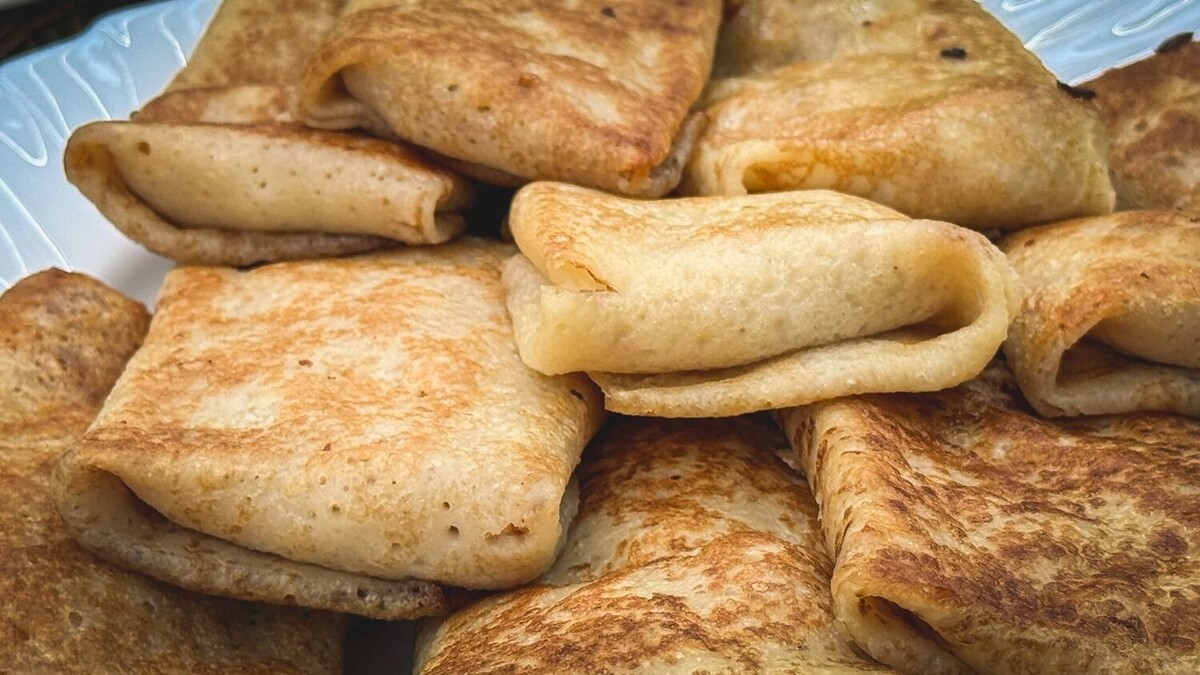    Блины на простокваше обладают характерной кислинкой во вкусе.   1MI