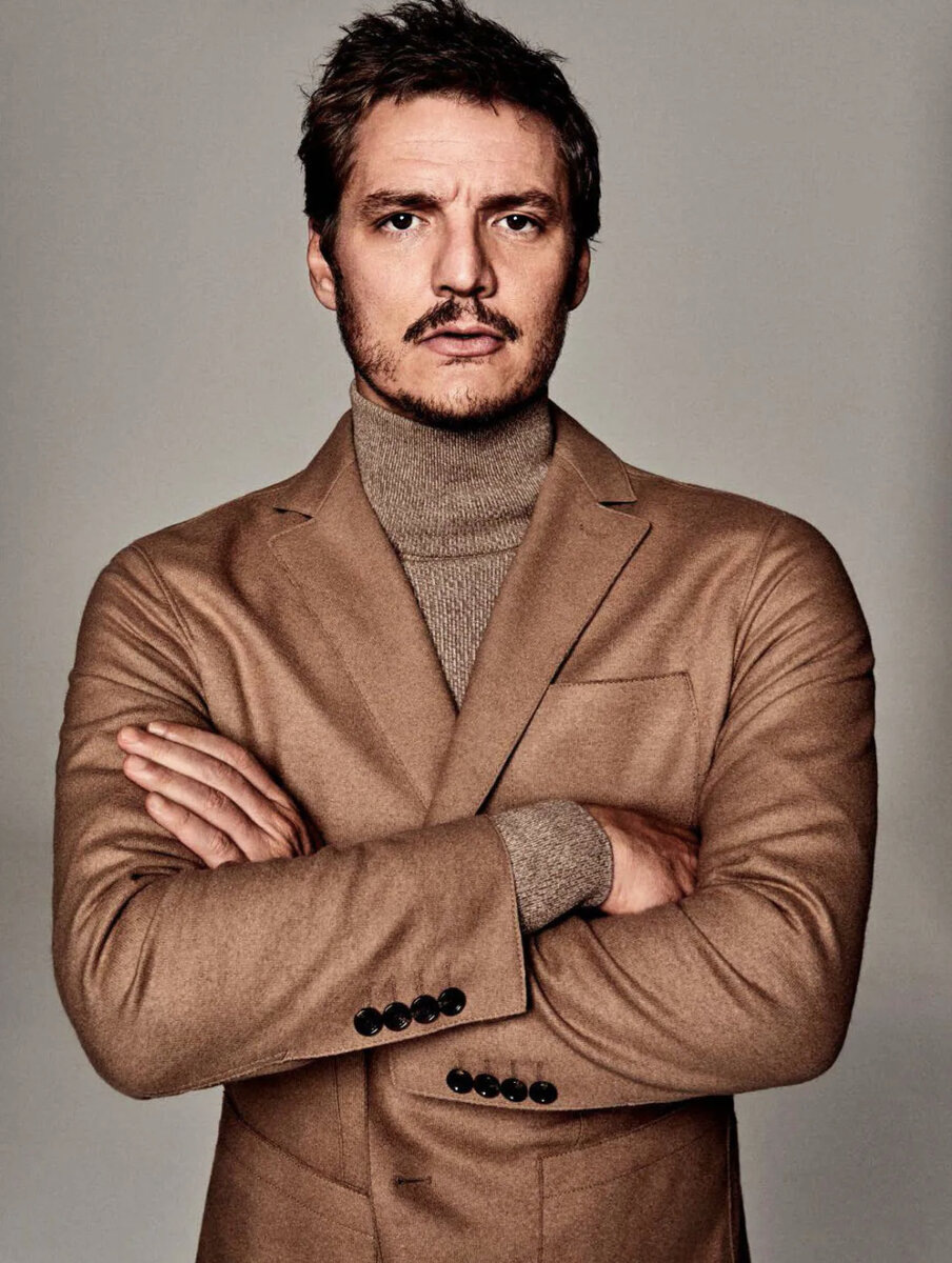 Кстати, вот как выглядит в свои 50 чилийско-американский актёр педро Паскаль. А что, неплохо!