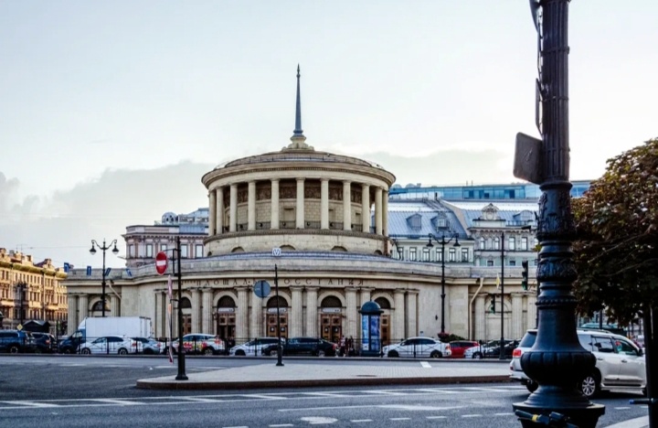 Станция Площадь Восстания, фото из интернета для иллюстрации статьи.