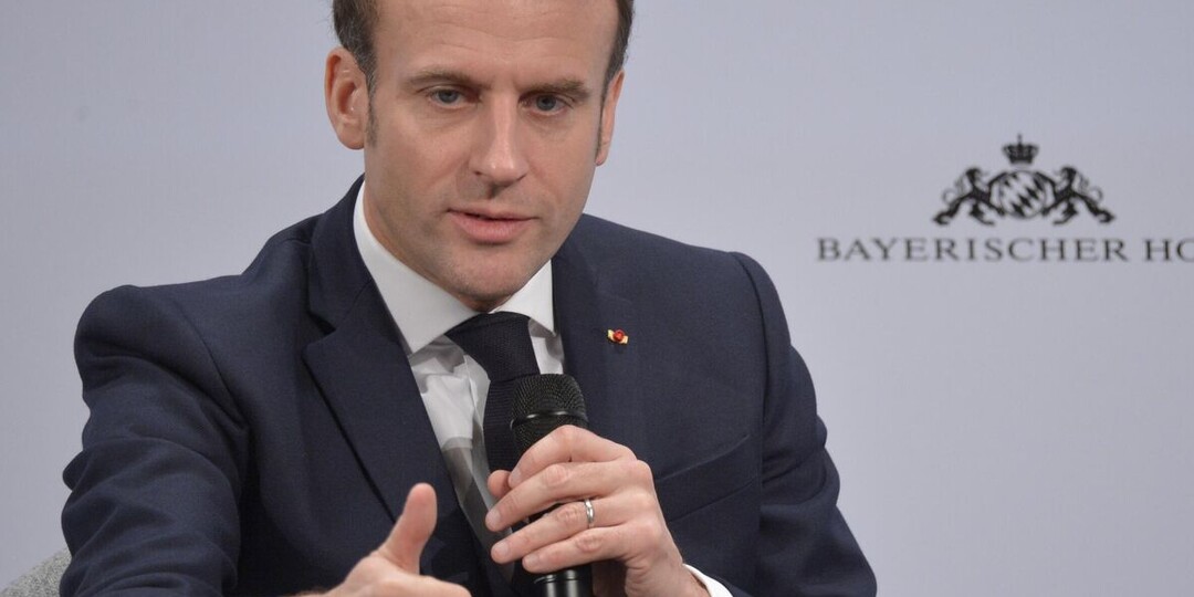 Макрон запутался в количестве пакетов санкций ЕС против России