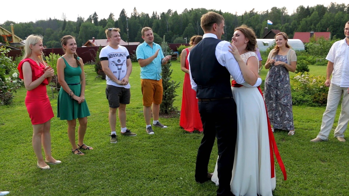 Кадр из клипа.