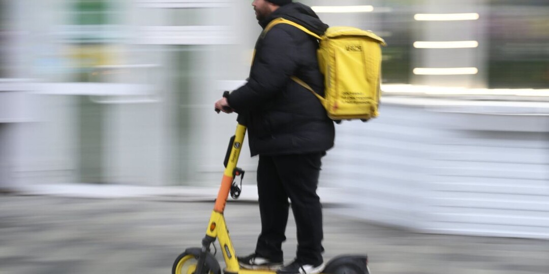 Росстат впервые оценил стоимость курьерской доставки в России