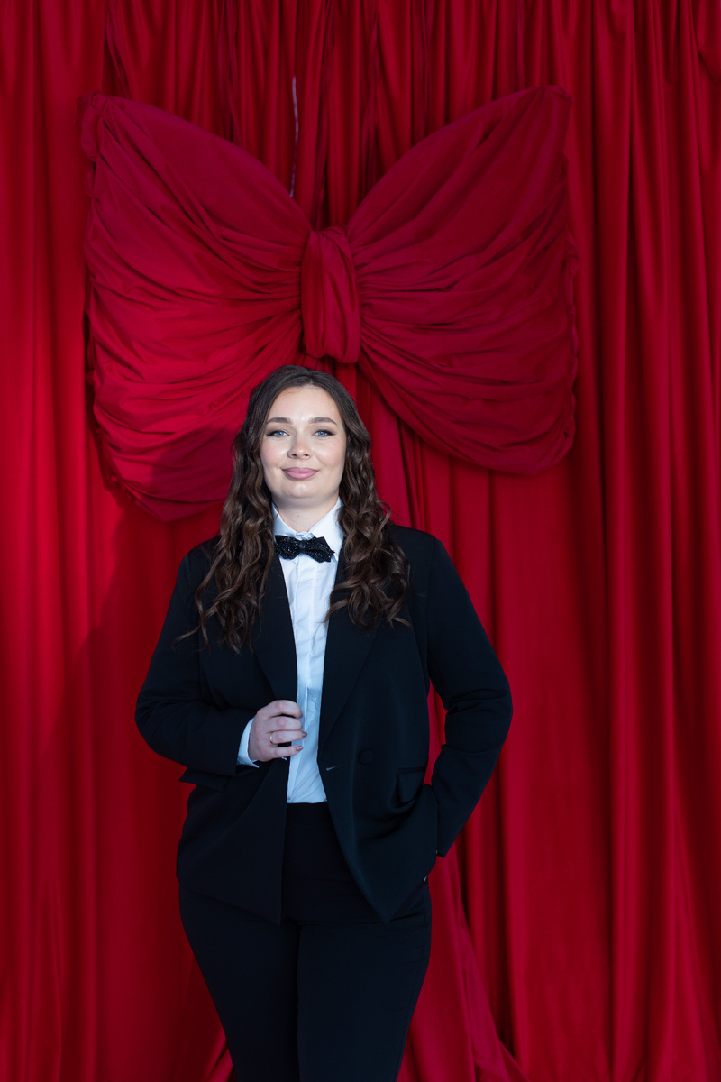 Ведущий на открытие салона Белгород — создадим яркое и стильное событие для вашего бизнеса!