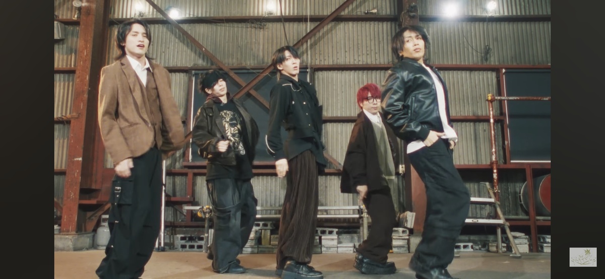 Скрин из видео "Theater"