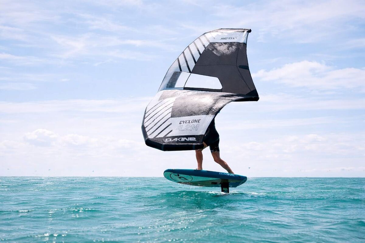 Dakine Cyclone V2 — это лёгкий и нейтрально сбалансированный винг