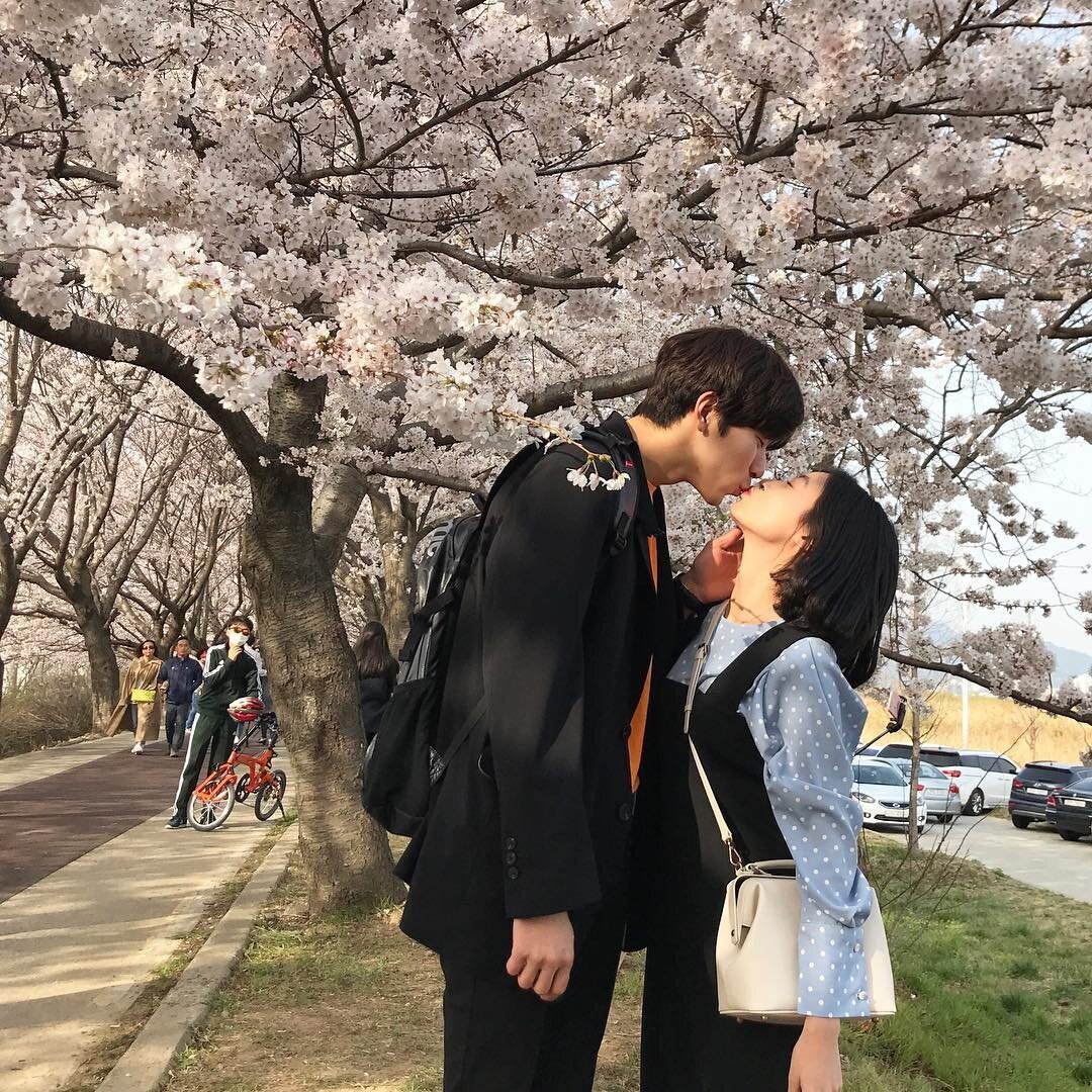 Влюбленные корейцы. Источник: Pinterest