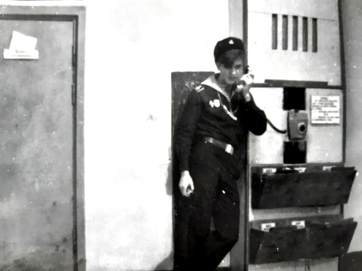 Длинная чёлка, не порок, а нарушение. Фото из личного архива.