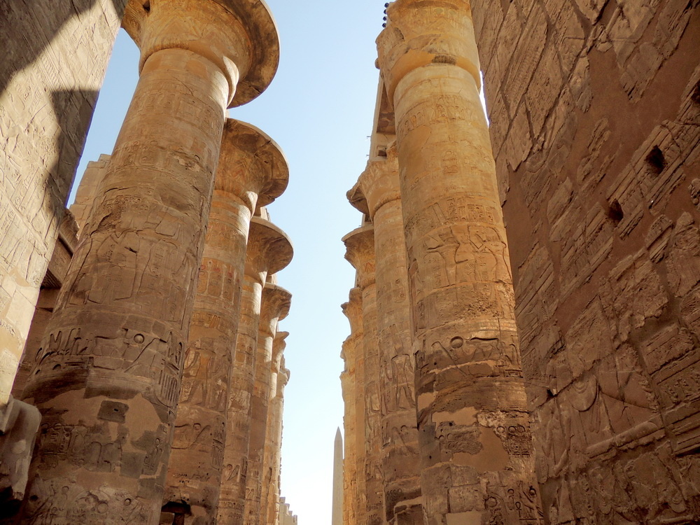 Колонны Карнакского храма в Луксоре