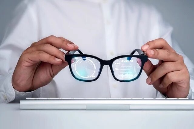    Почему слово «очки» во множественном числе?