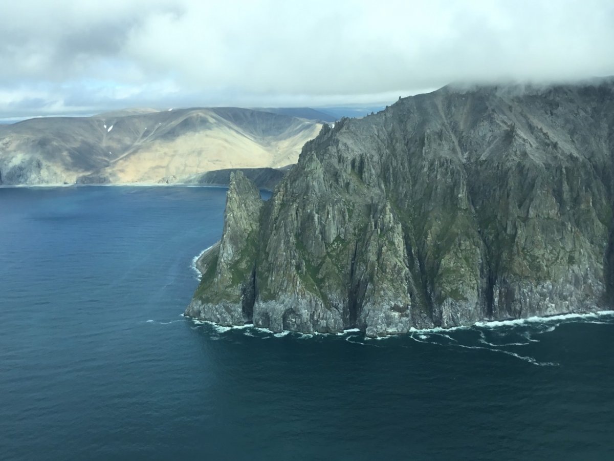 1. Скалы в бухте Провидения