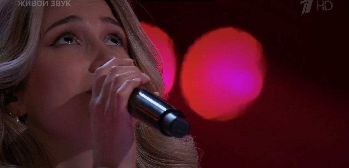 Деница Караславова.