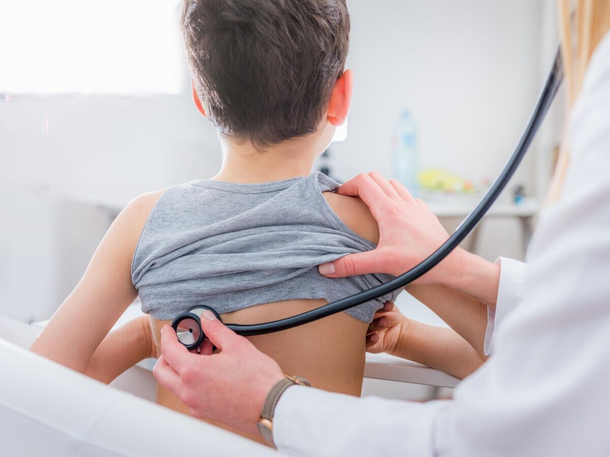    Ребенок на приеме у врача | © iStock.com / EyeEm Mobile GmbH