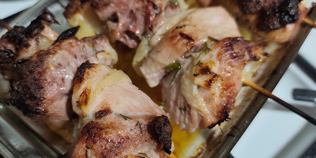 КОГДА ЗИМОЙ ХОЧЕТСЯ ШАШЛЫКА Я ЕГО ГОТОВЛЮ ТАК. Получается празднично и вкусно.