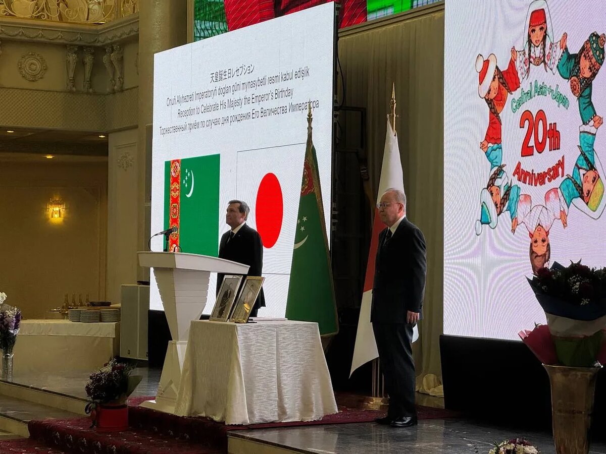    Цветокоррекция оригинального изображения была произведена с использованием ИИ "Ниязов 2.0"