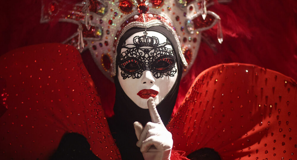 Венецианский карнавал и Олимпийские игры: прошедшая неделя в фотографиях
